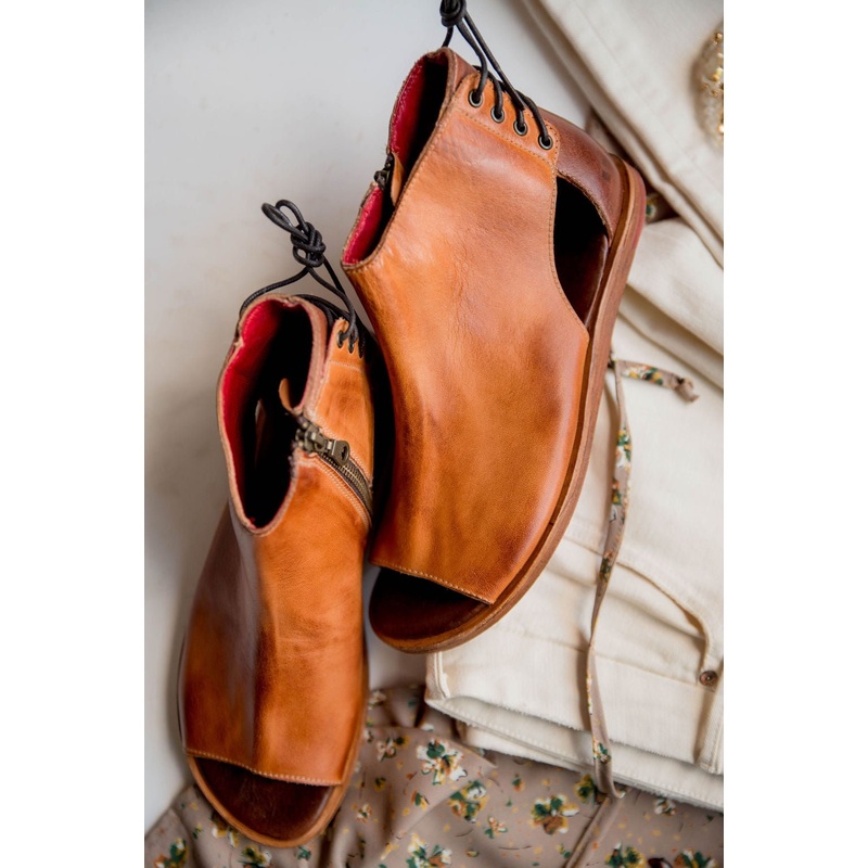Zoraida BedStu Sandals Pecan Almond Rustic 6