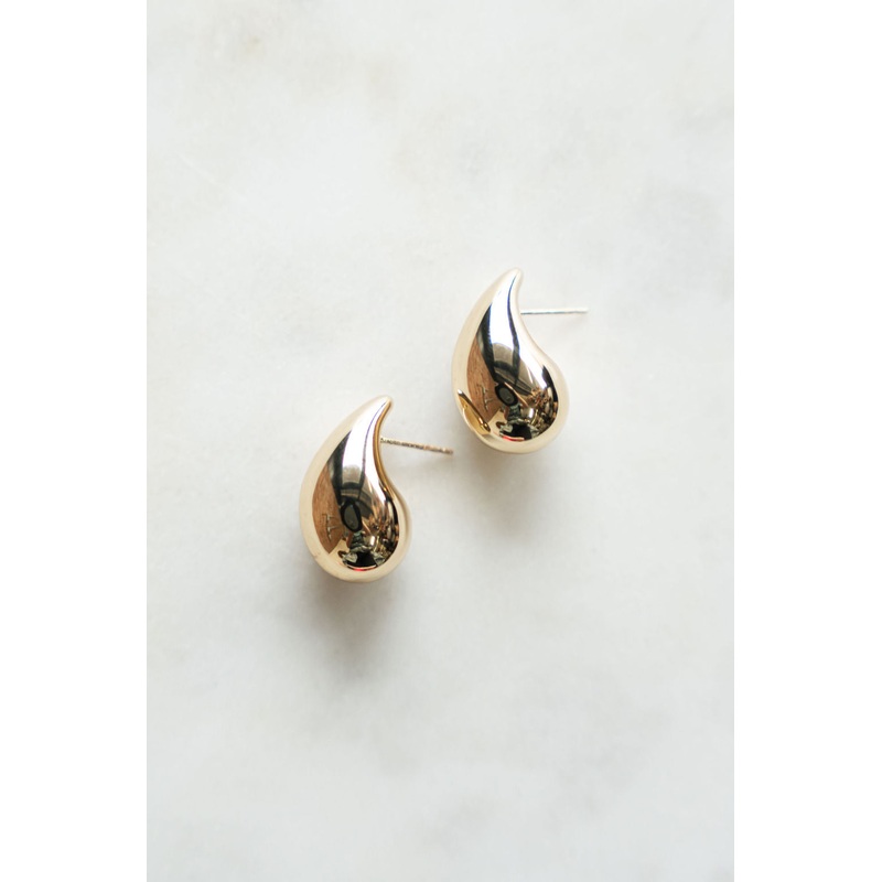Apostrophe Stud Earrings Gold