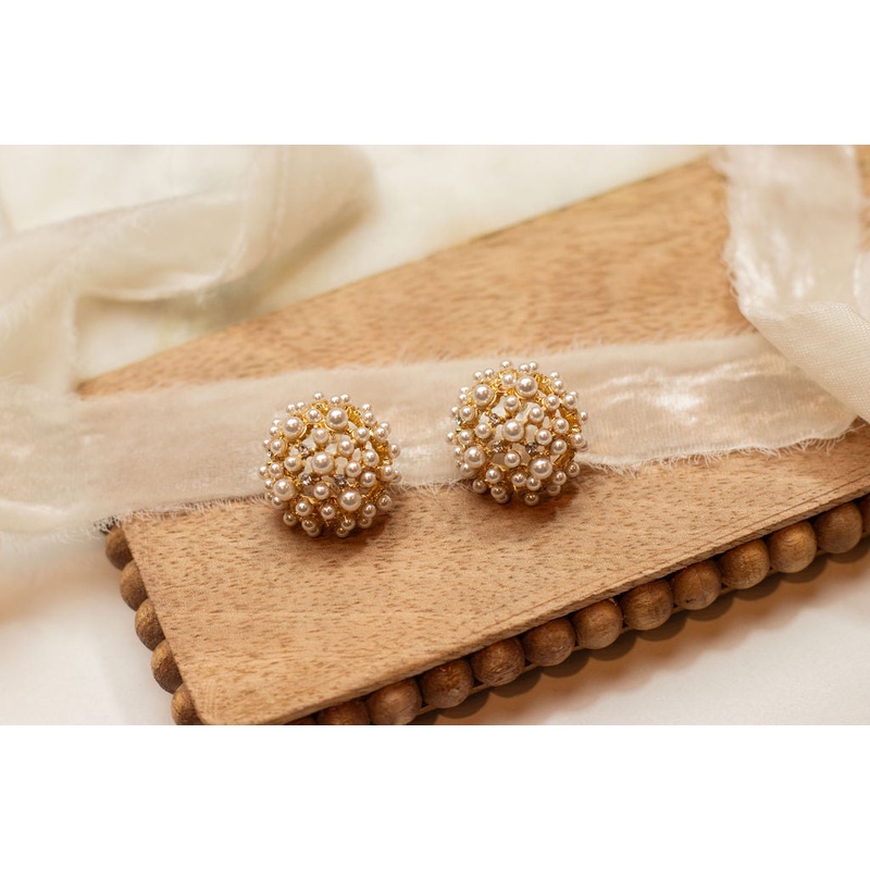 Rich Dripped Stud Earrings Gold