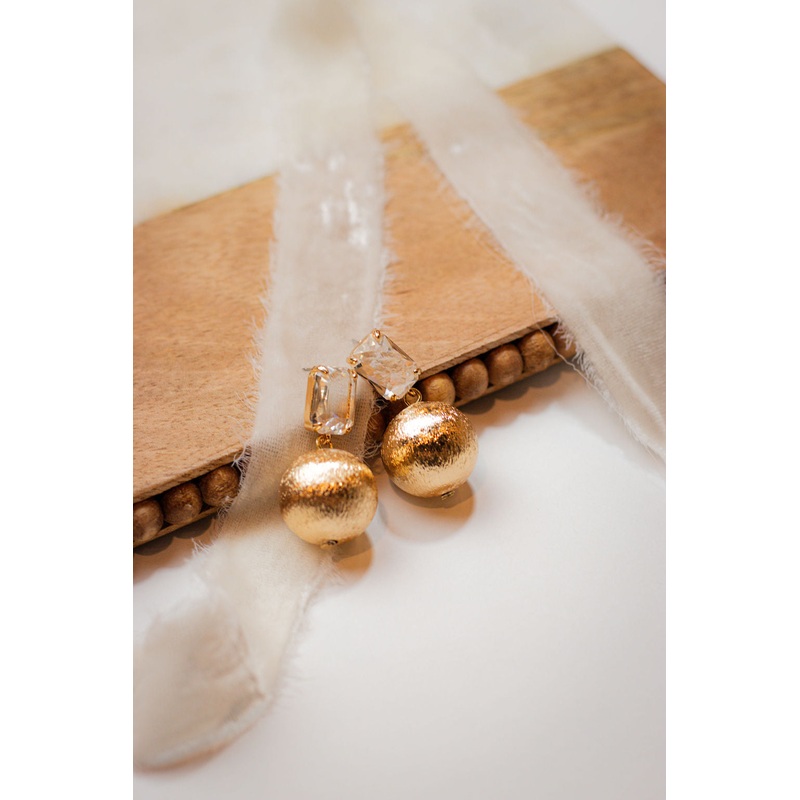 Striking Mixed Dangle Earrings Gold