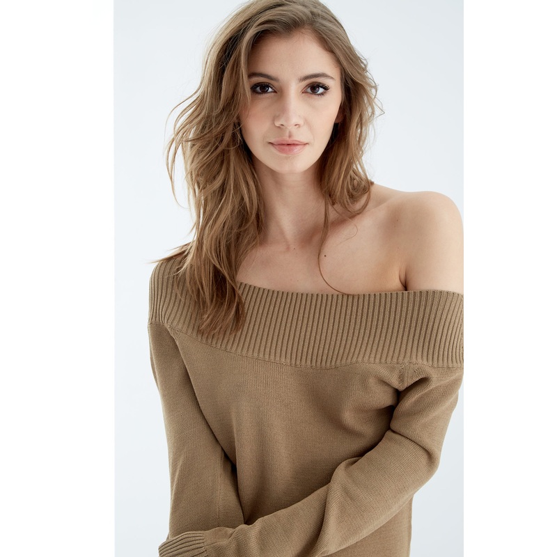 Women’s Scoop Neckline Casual Knitwear Dark Beige XS
