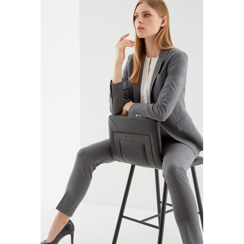 Women’s Classic Suit Medium Grey 34