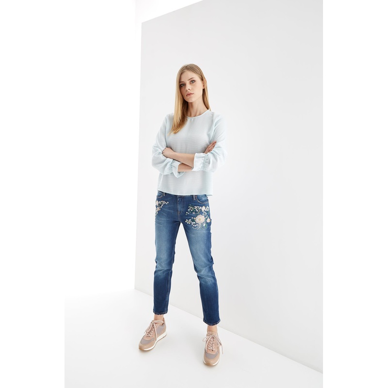 Women’s Embroidered Jeans Medium Blue 34