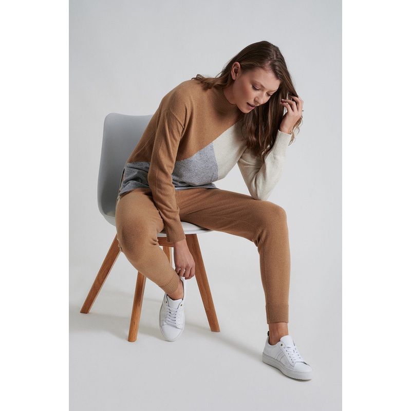 Blended wool cashmere knitted jogging fit trousers Camel XS